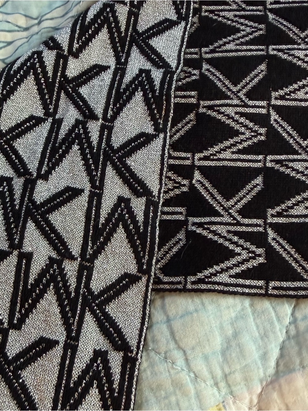 Michael Kors Black and White Logo Reversible Patterned Scarf Unisex - Picture 6 of 11